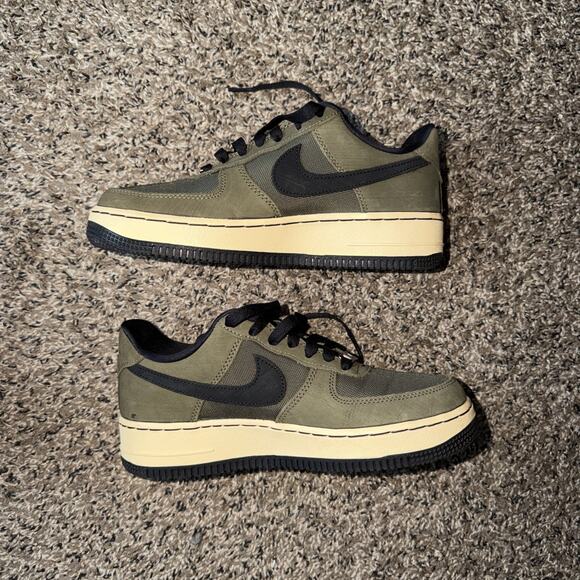 Size 6 - Undefeated x Nike Air Force 1 SP Low Ballistic